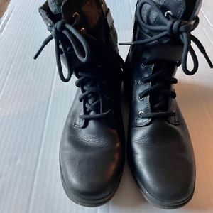 Uggs Woman’s all weather boots